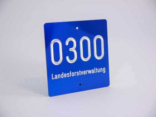 aluminiumschild-blau-eloxiert
