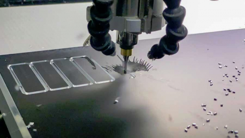 aluminiumschild-gefraest