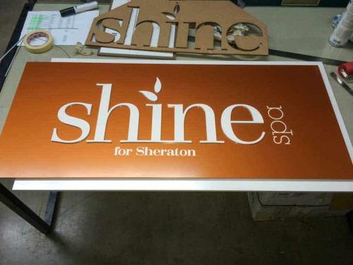 Aluminiumschild lackiert