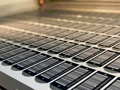 aluminiumschilder-barcode-lasergravur