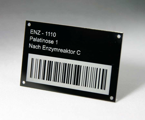 aluschild-schwarz-eloxiert-barcode