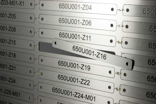Edelstahlschild für Industrie lasergraviert - Kennzeichnungsschilder