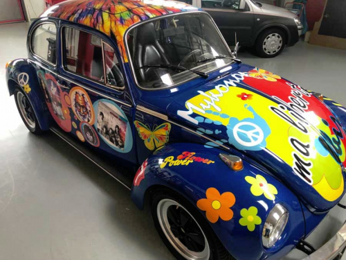 Flowerpower Fahrzeugfolierung auf Käfer