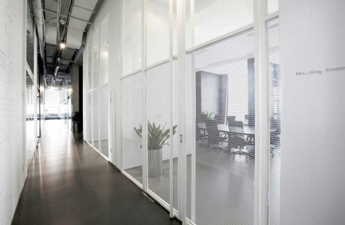 glasdekorfolie-besprechungsraum