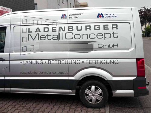 Folierung von VW-Crafter-Kastenwagen, Plott-Digitaldruck und Metallbau